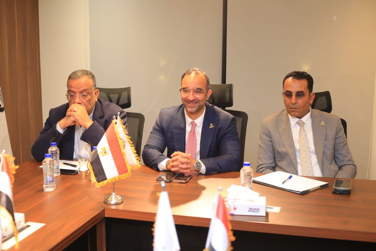 اجتماع حزب الجبهة الوطنية للإعداد لانتخابات مجلس الشيوخ (1)