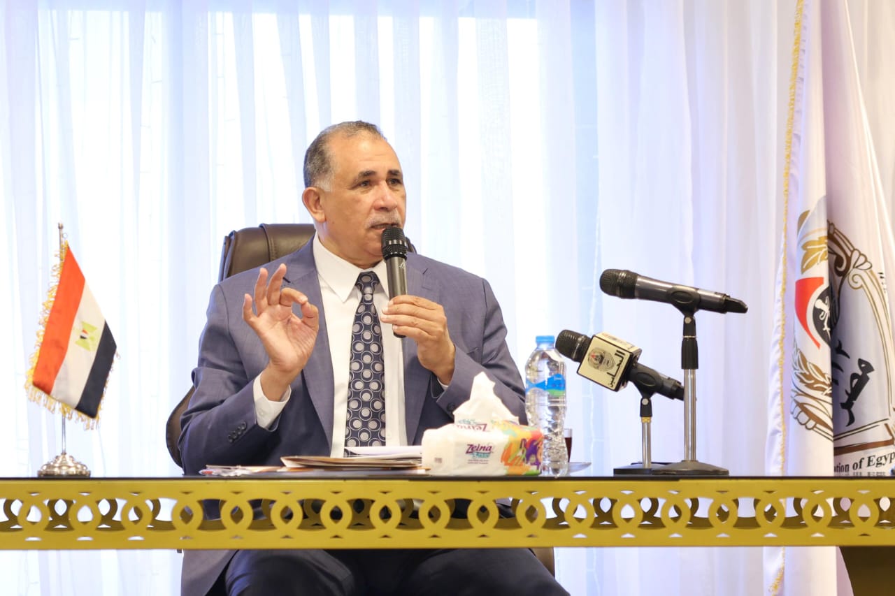 اجتماع نقيب المحامين و نقباء الفرعيات (5)