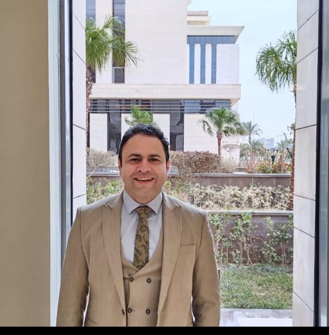 أحمد سامي شبل مدير عام إدارة التفتيش الفني بمصلحة الشهر العقارى والتوثيق على مكاتب الوجه البحري ومدن القناة وسيناء