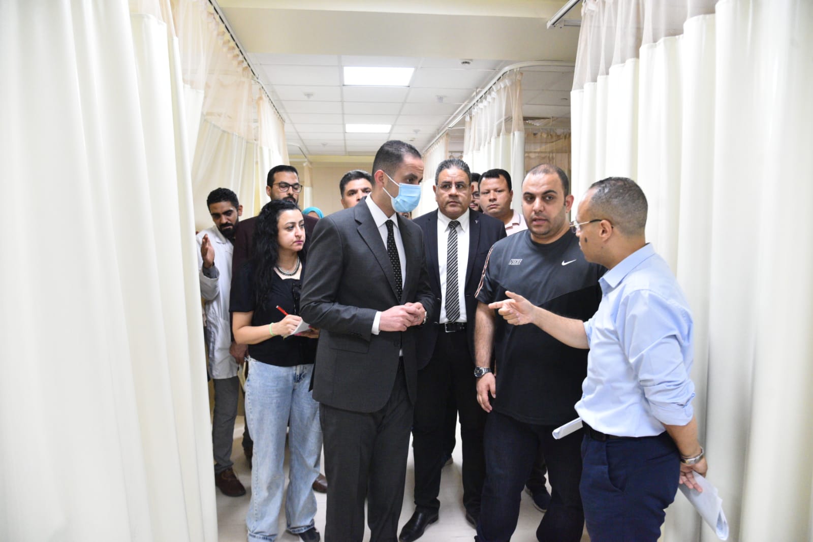 متابعة الحالة الصحية لمصابى حادث الدائري الإقليمي (2)