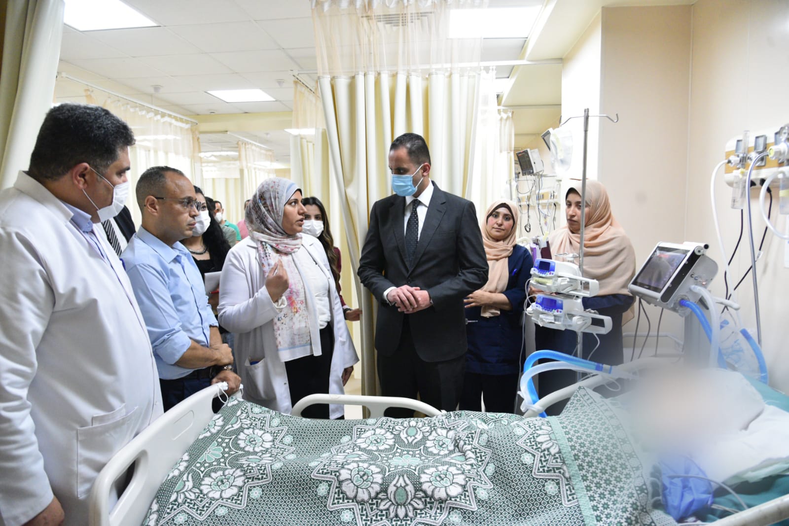 متابعة الحالة الصحية لمصابى حادث الدائري الإقليمي (8)