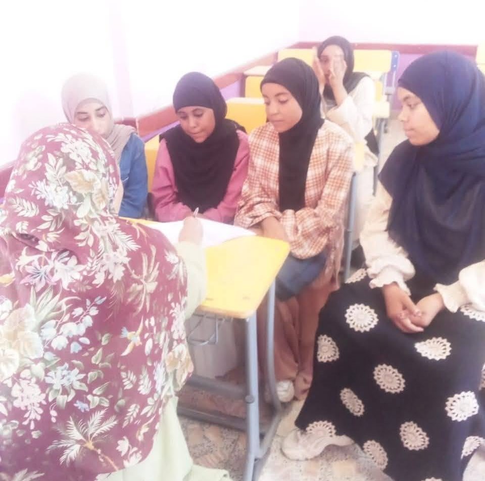 مبادرة وحدة البناء المعرفي والدعم النفسي لدعم طالبات الإعدادية