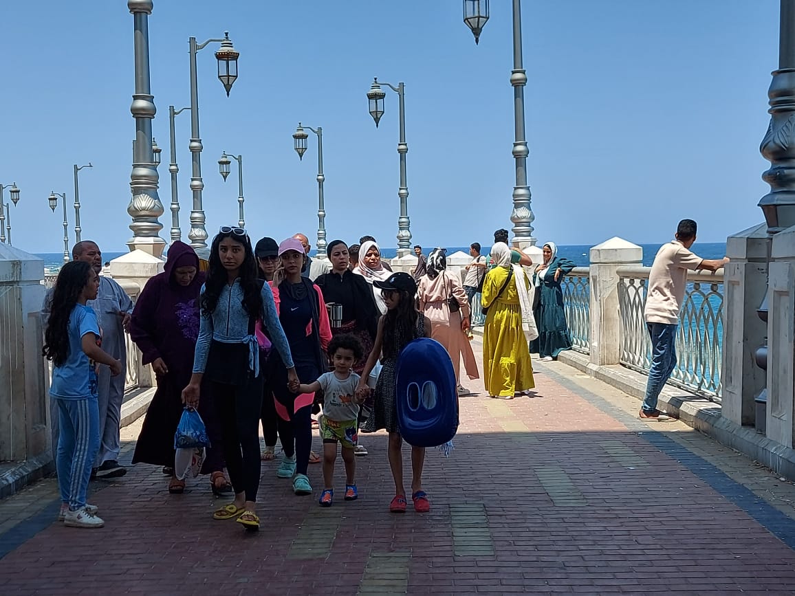 توافد على الشواطئ