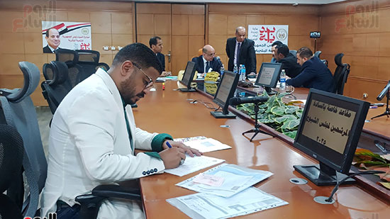 ‪‪لجنة-تلقى-أوراق-المرشحين-لمجلس-الشيوخ