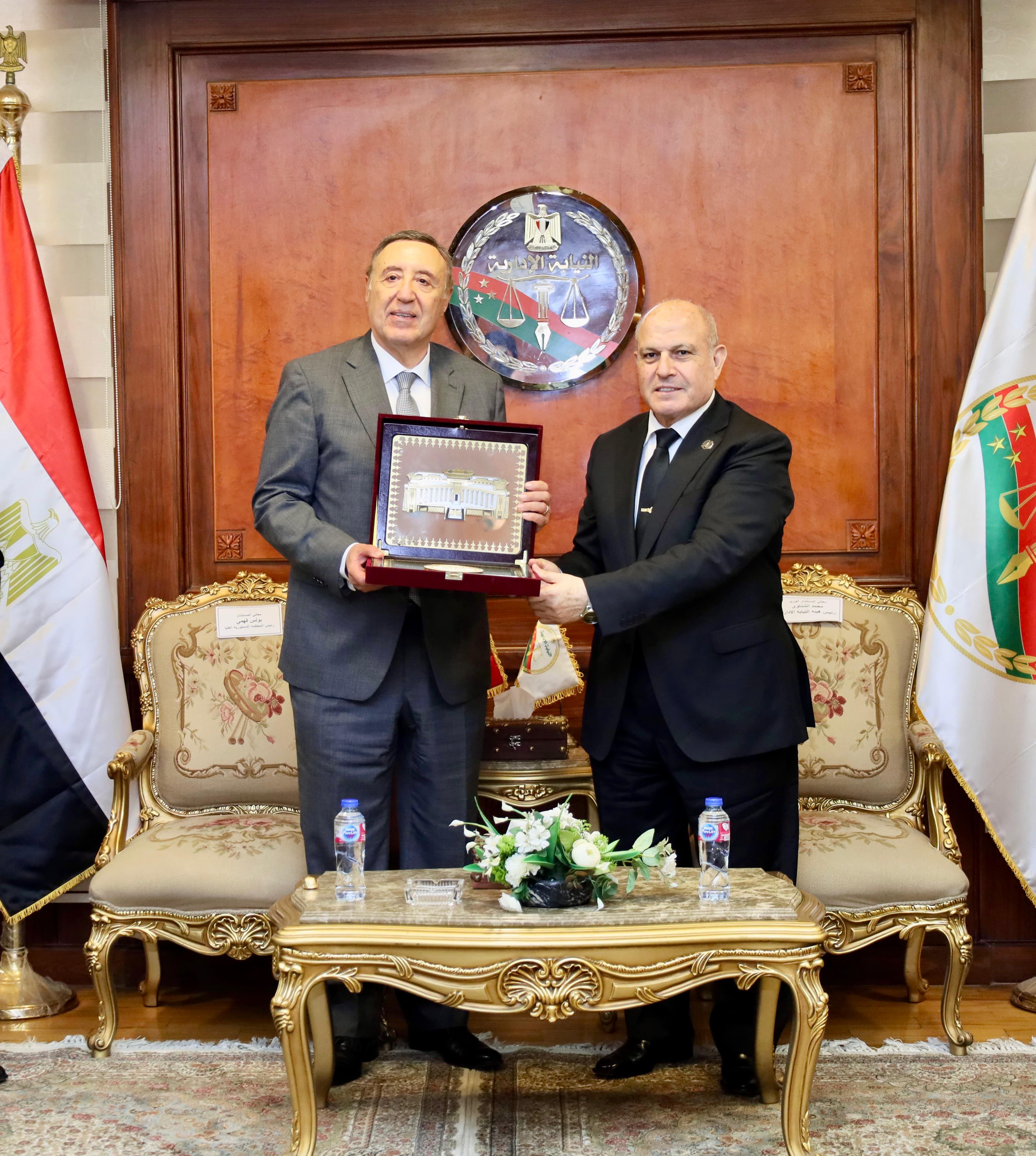 7b2ca631-585b-49a2-a994-18e329b6c545