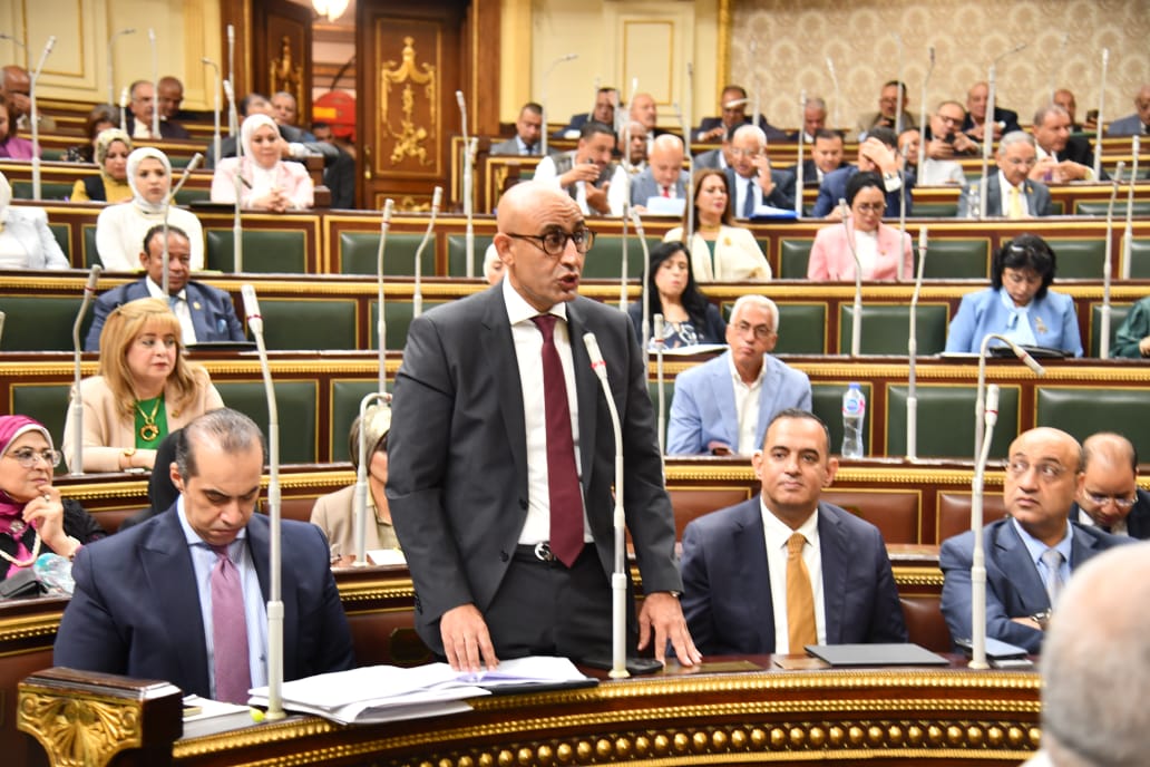 محمد عبد اللطيف وزير التربية والتعليم والتعليم الفني (2)