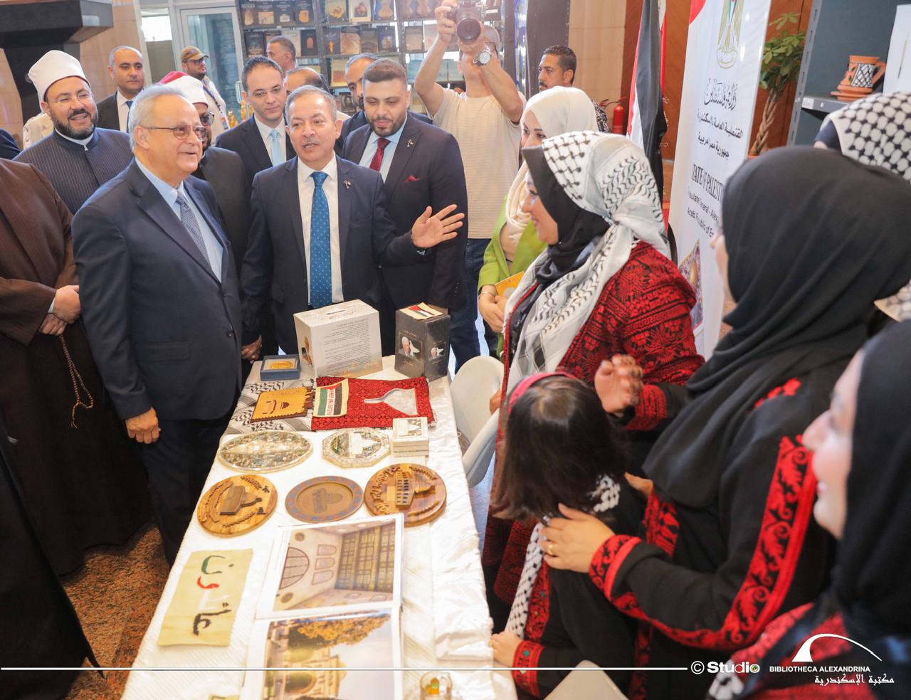 دكتور احمد زايد دكتور احمد زايد