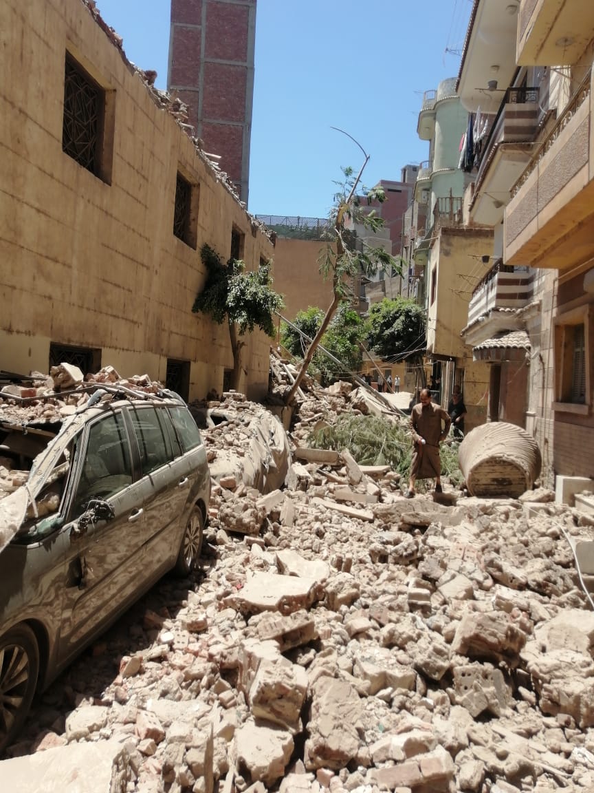 آثار انهيار مئذنة المسجد آثار انهيار مئذنة المسجد