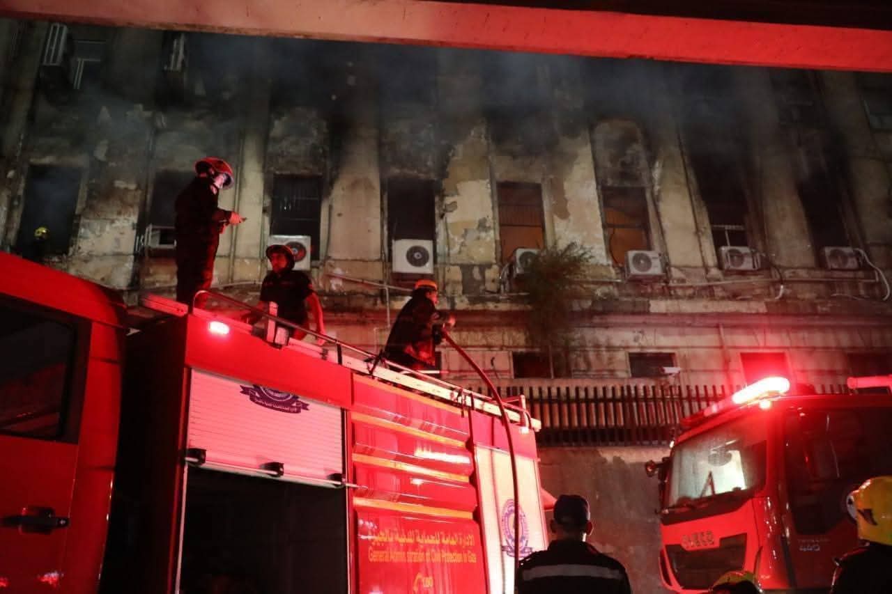 بطل من أبطال رجال الحماية المدنية (1)