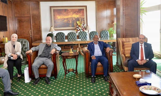 على هامش اللقاء  (1)