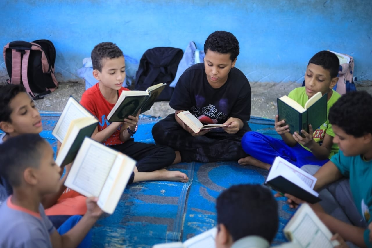 حلقات مبهجة لحفظ كتاب الله بالقرية