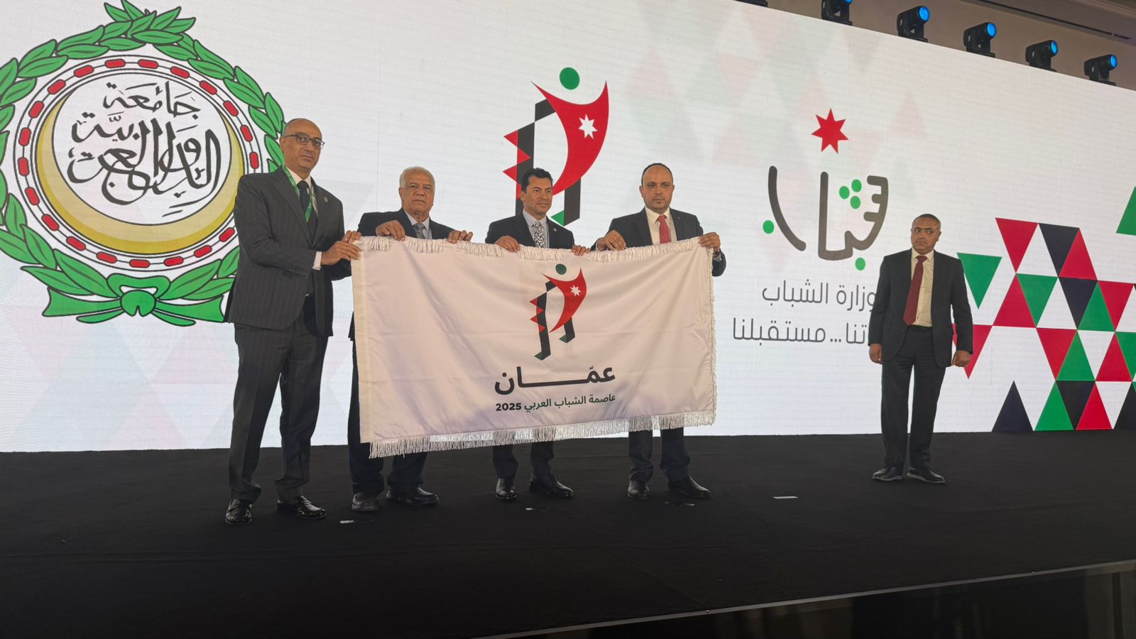 وزير الشباب والرياضة يشارك في تدشين عمّان عاصمة الشباب العربي 2025  (6)