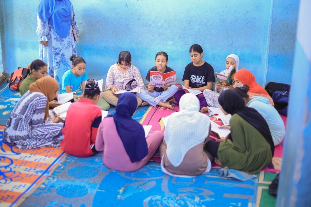 حلقات أطفال المدرسة القرآنية بقرية البعيرات غرب الاقصر