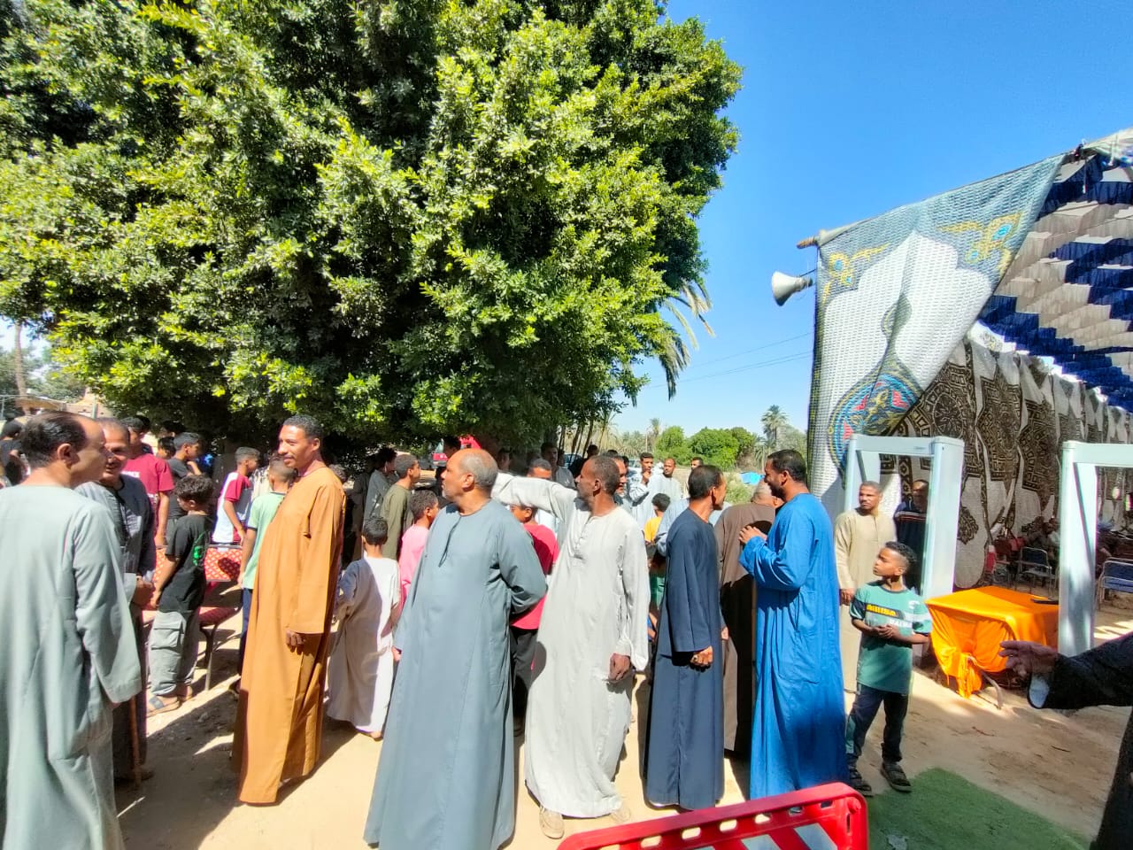 حضور المواطنين مصالحة بين عائلة أبناء آل سليم في قرية القرايا