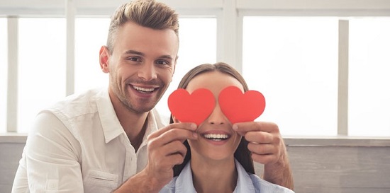 كيف تكسب قلب امرأة برج السرطان