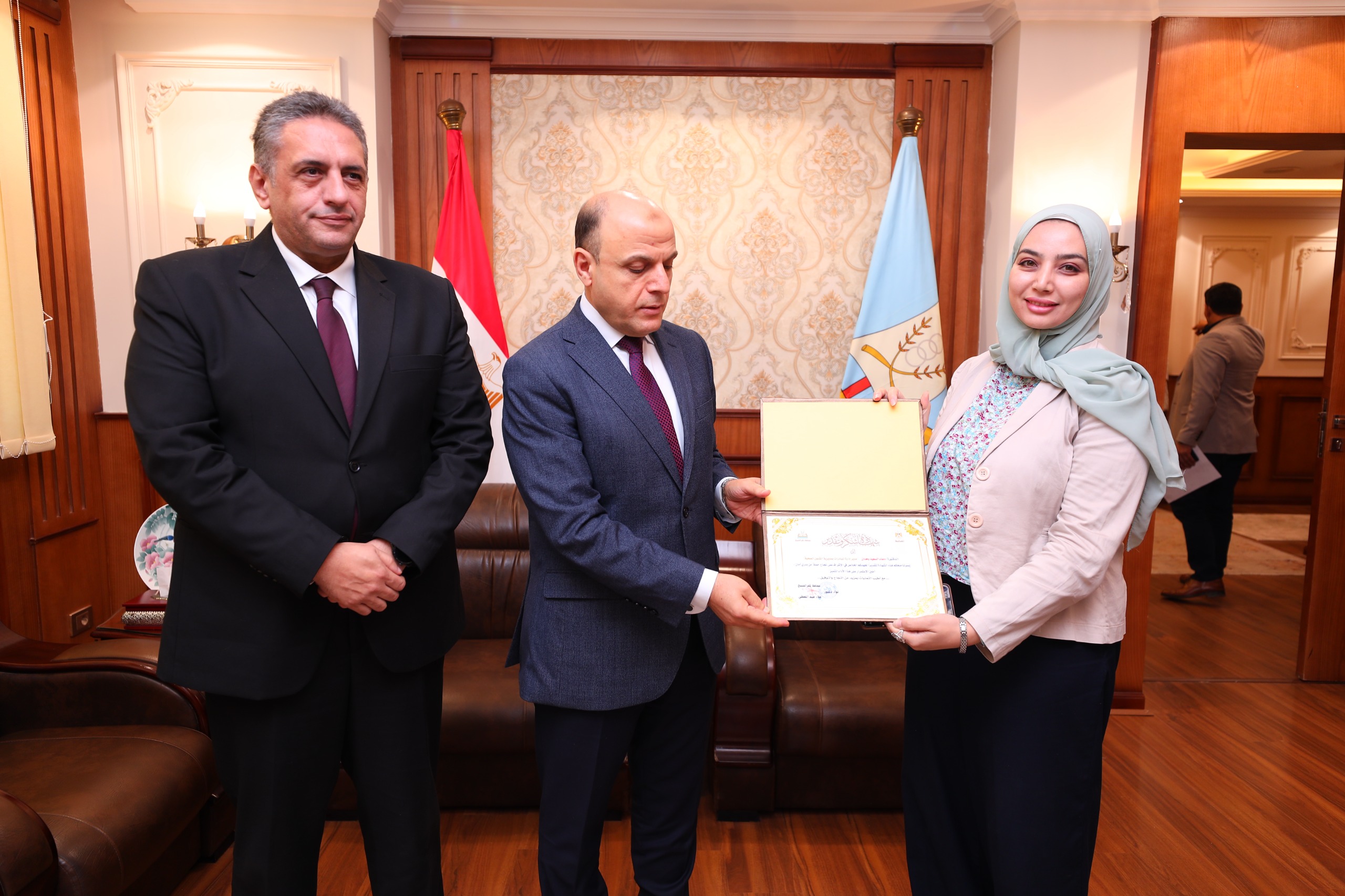 محافظ كفر الشيخ يكرم الدكتورة دعاء وهدان المسئول عن المبادرات