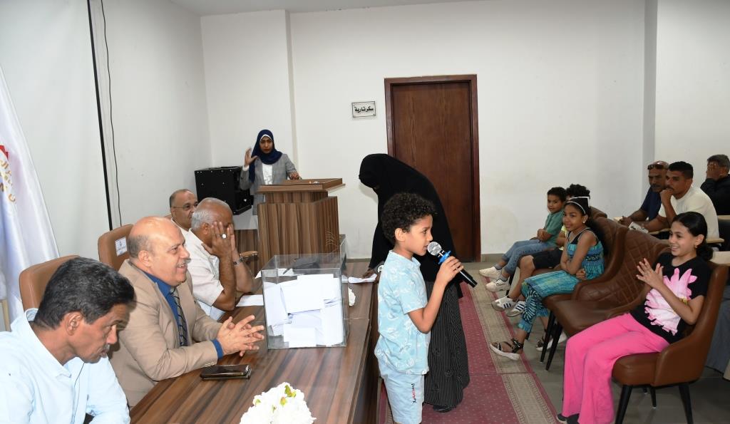 جانب من القرعة العلنية جانب من القرعة العلنية