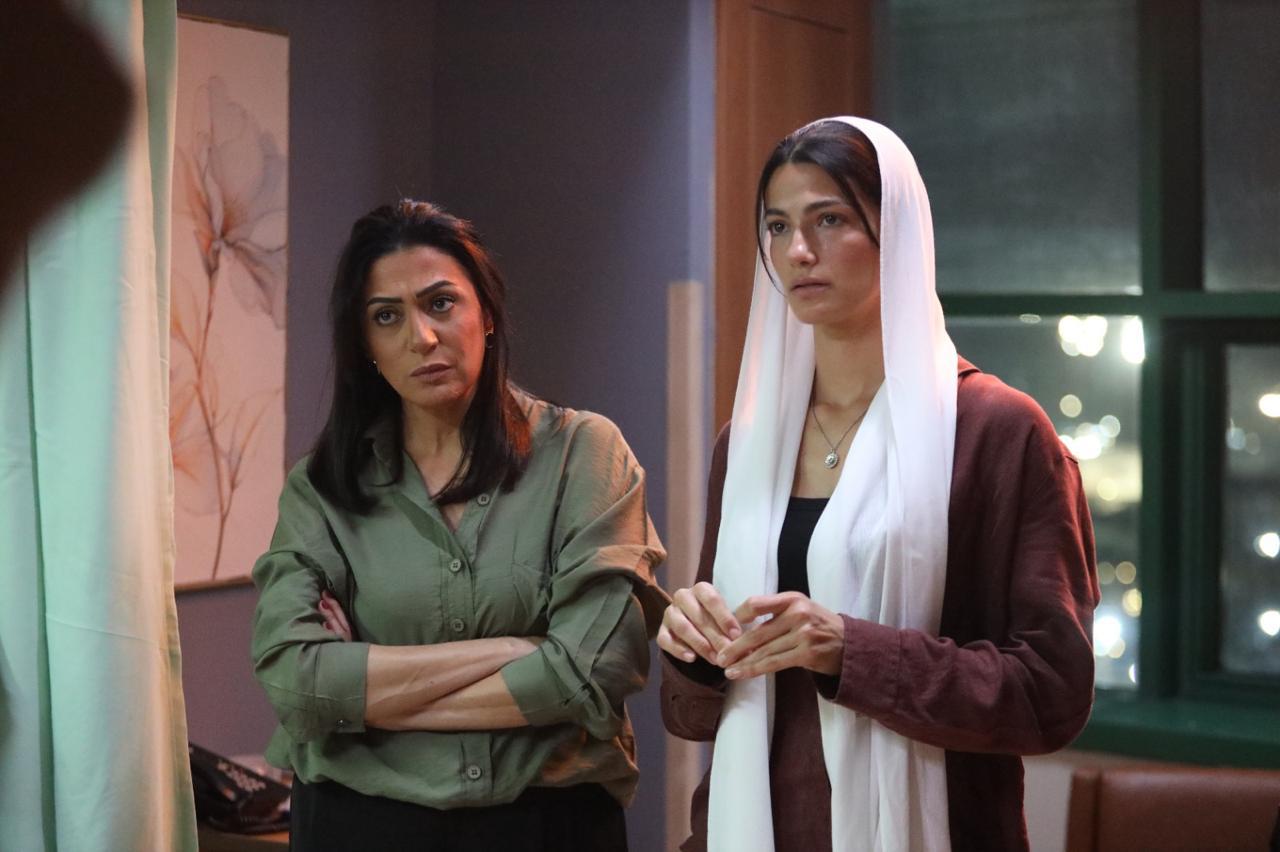 تارا عماد صحفية فى حكاية just you