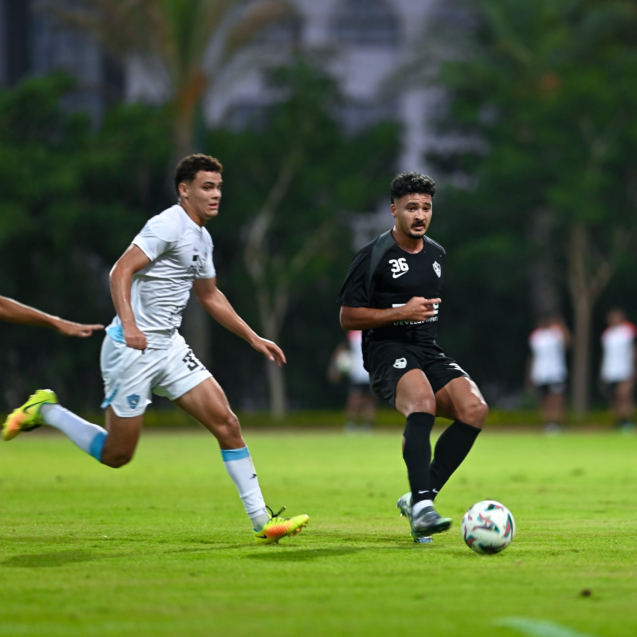 أحمد شريف لاعب الزمالك أحمد شريف لاعب الزمالك