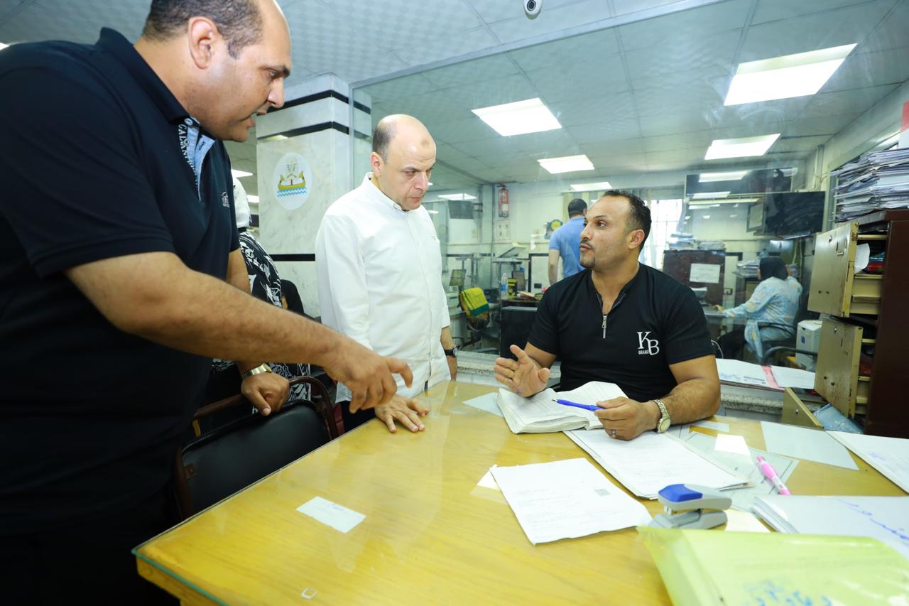 محافظ كفر الشيخ يتابع بحث طلبات المواطنين