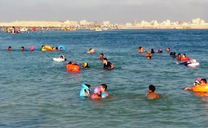 المصيف شكل تاني  على شواطئ مطروح والساحل الشمالي