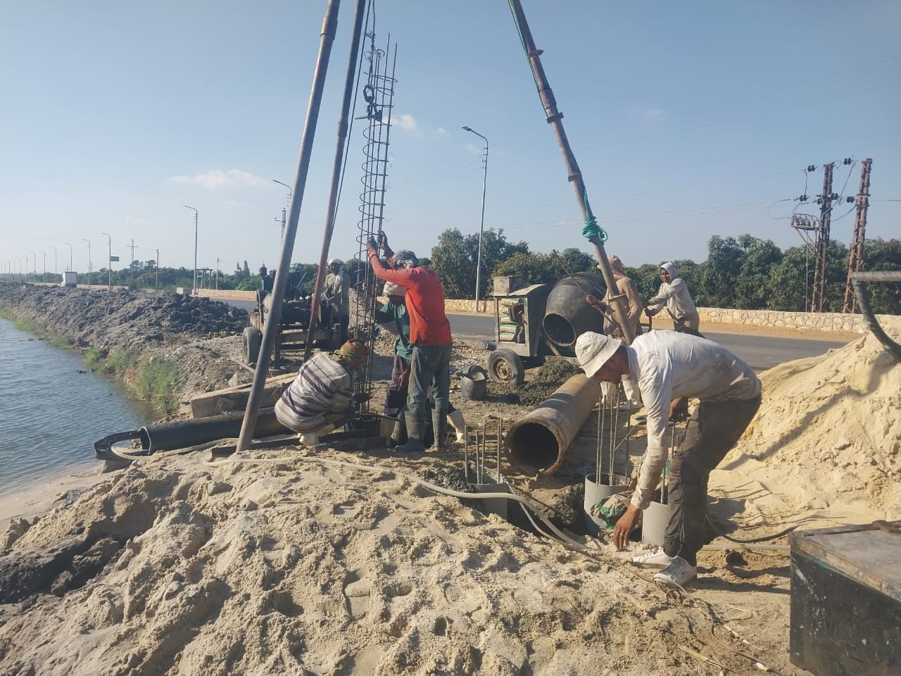 جانب من عمليات الرصف والتطوير (2)