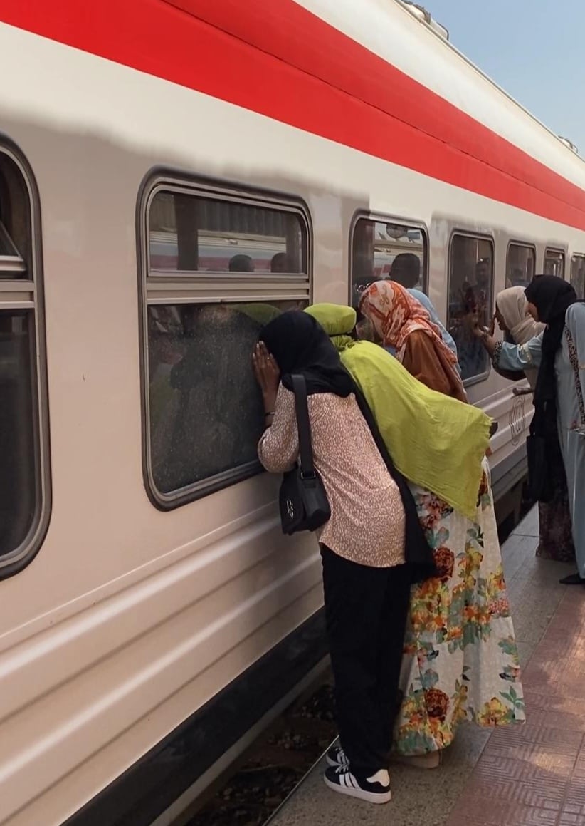 قطار العودة للسودان من محطة مصر قطار العودة للسودان من محطة مصر