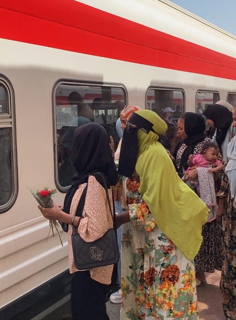 قطار العودة للسودان ينطلق من محطة مصر قطار العودة للسودان ينطلق من محطة مصر