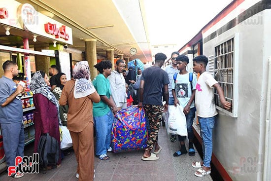 قطار العودة للسودان ينطلق من محطة مصر (4)