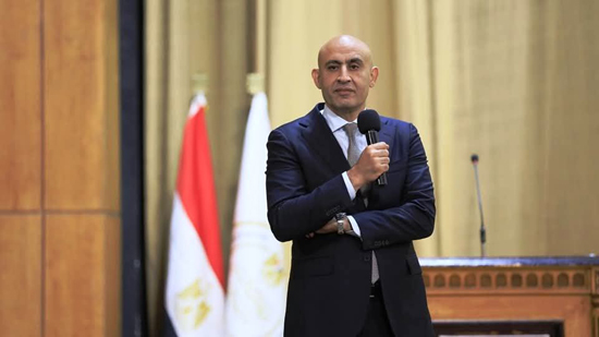 الوزير محمد عبد اللطيف (1)