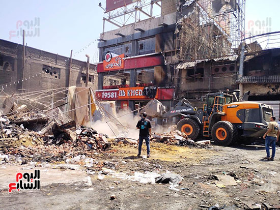 أعمال-رفع-آثار-حريق-شبرا-الخيمة-(2)