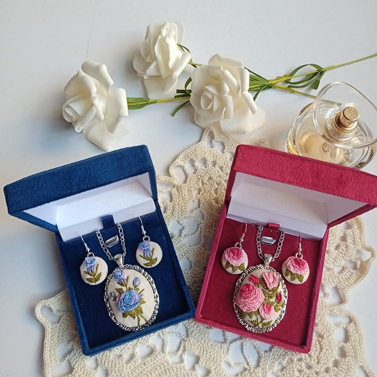 منمنات من الحلي