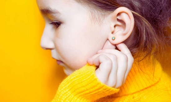 ارتداء حلق ارتداء حلق