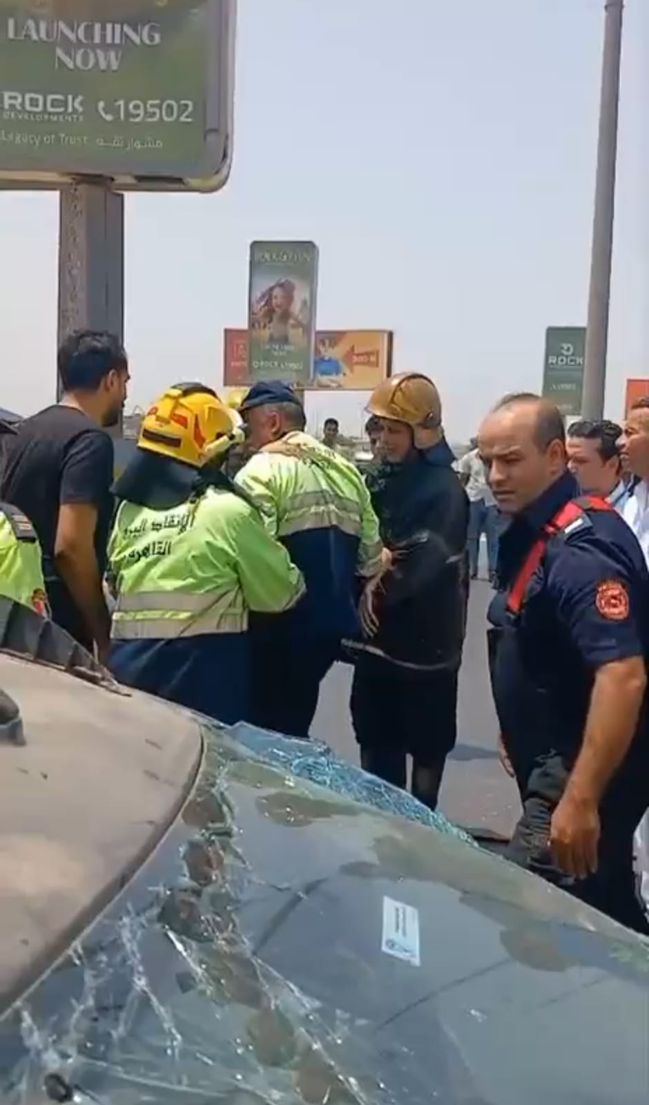 استخراج محتجزة وتسليمها للاسعاف