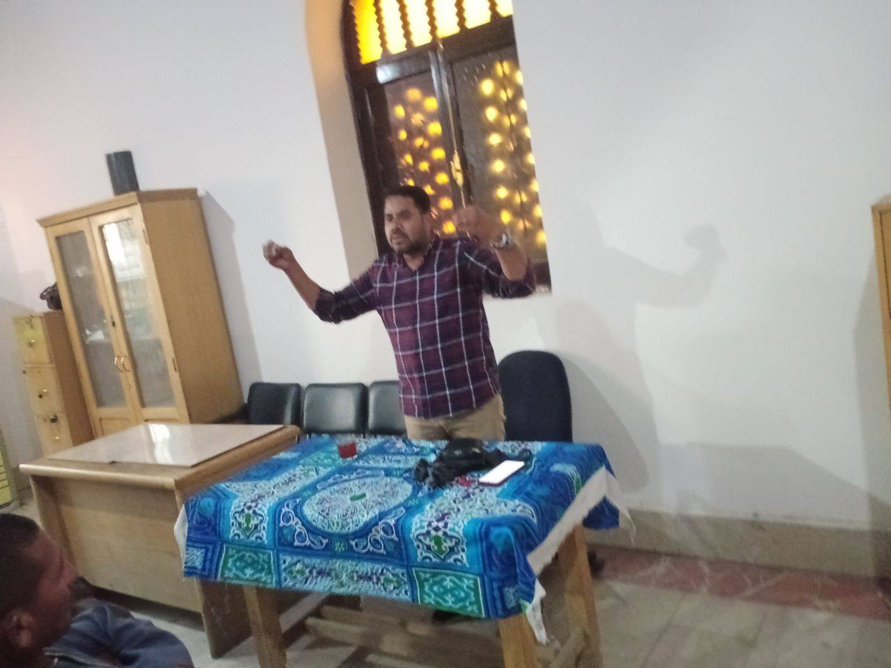 نقاشات عن دور المواطن في بناء المستقبل وأهمية المشاركة بالإنتخابات بالأقصر نقاشات عن دور المواطن في بناء المستقبل وأهمية المشاركة بالإنتخابات بالأقصر