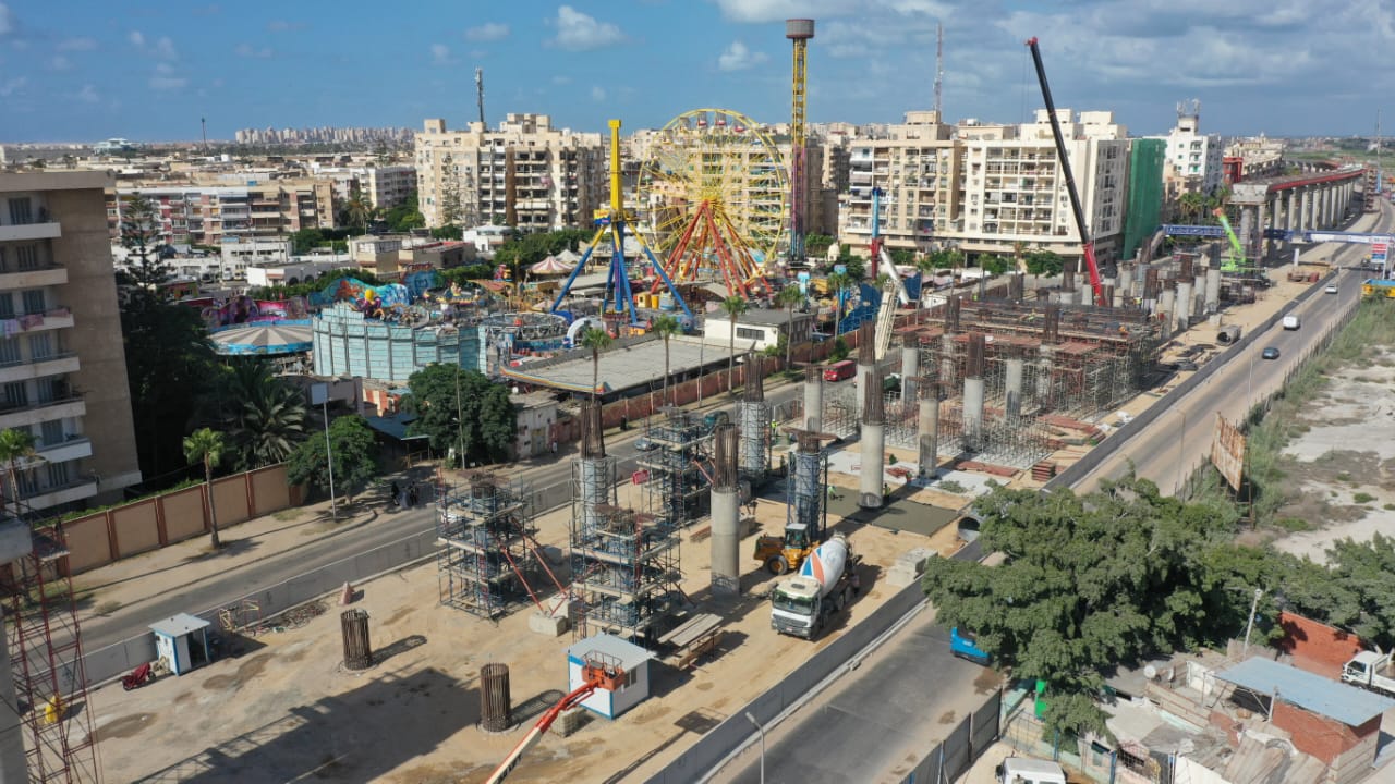 أعمال تركيب الكمرات بمترو الاسكندرية (4)