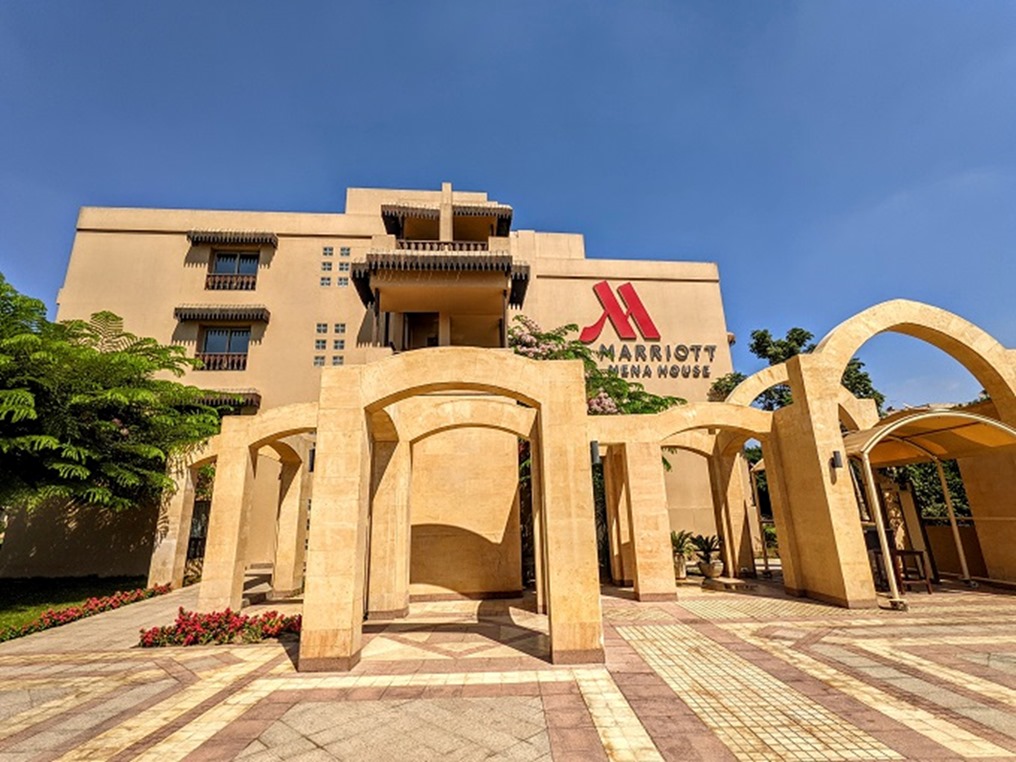هشام طلعت مصطفى (2)