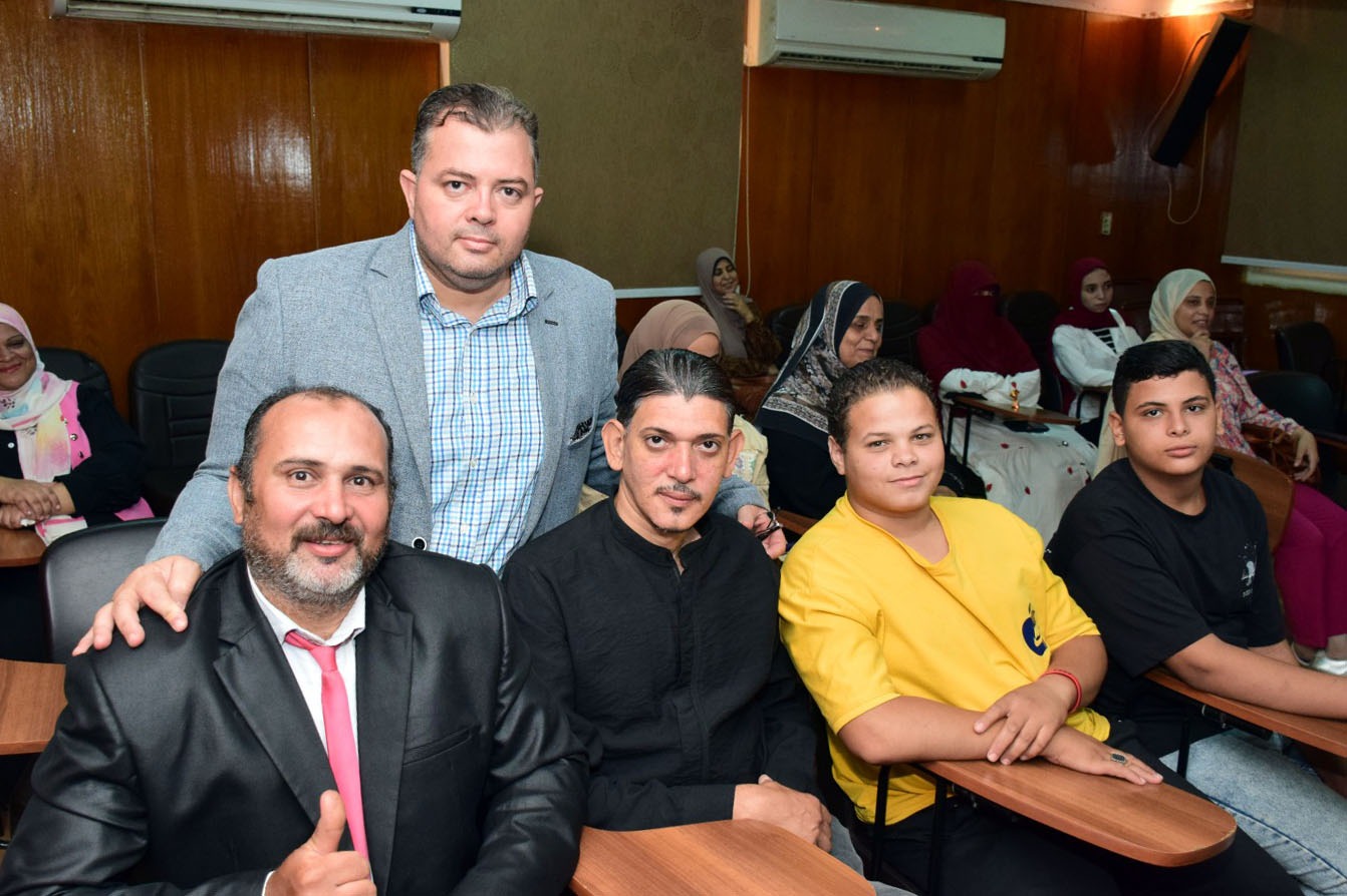 الحضور بمناقشة رسالة الماجستير