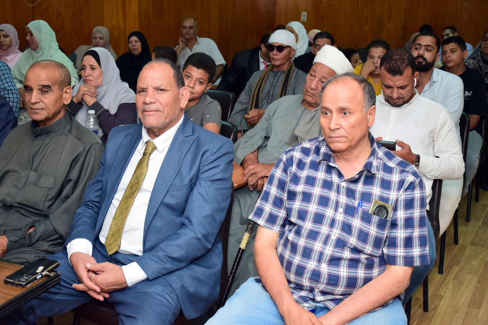 الحضور خلال مناقشة رسالة الماجستير