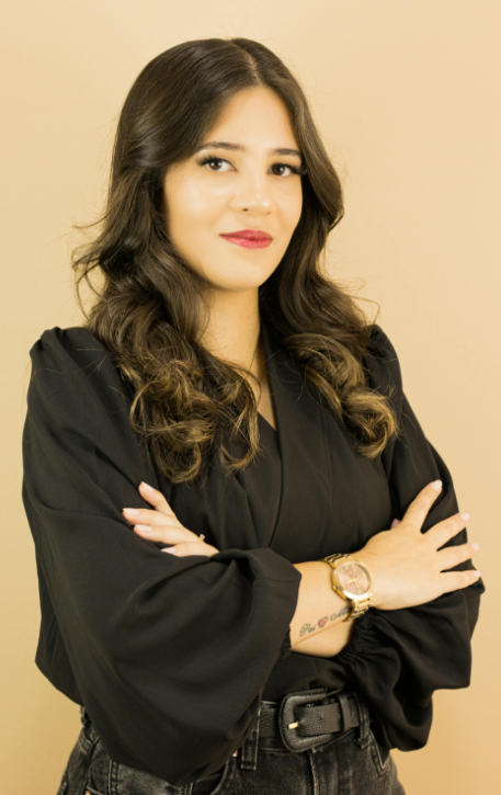 إطلالة باللون الأسود