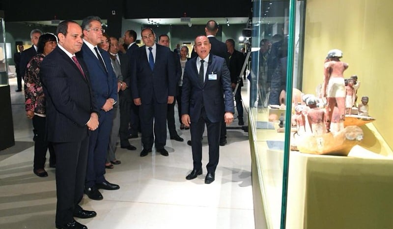 متحف سوهاج أمنية شعب حققها الرئيس  (19)