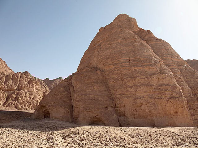 مدخل كهف السباحين