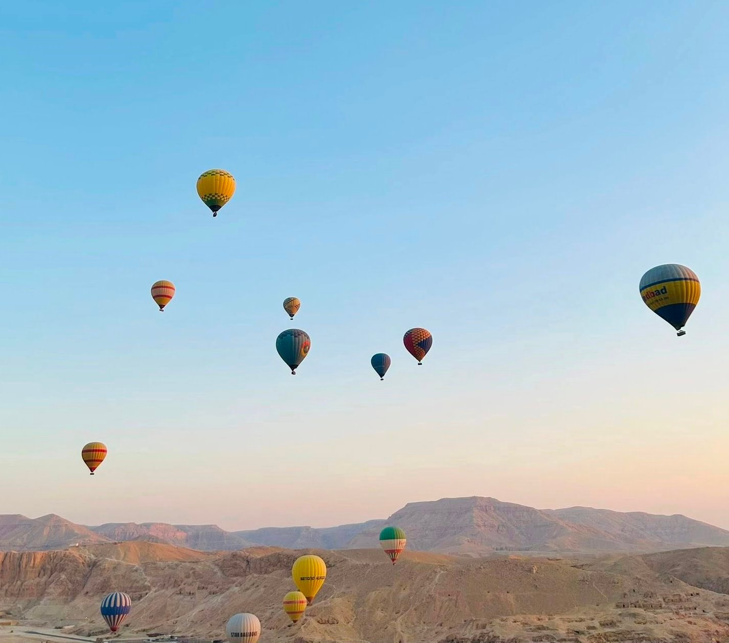 تحليق رحلات البالون فى سماء الأقصر