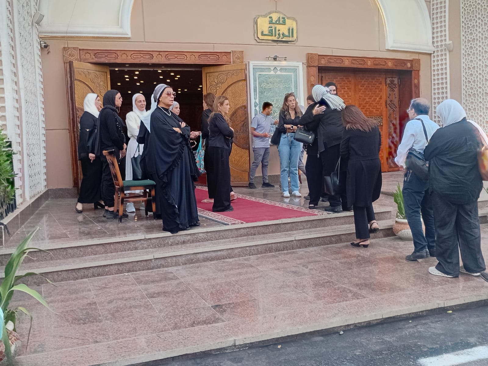 وزراء سابقين وشخصيات عامة على جنازة وزير التموين السابق على مصيلحى (7)