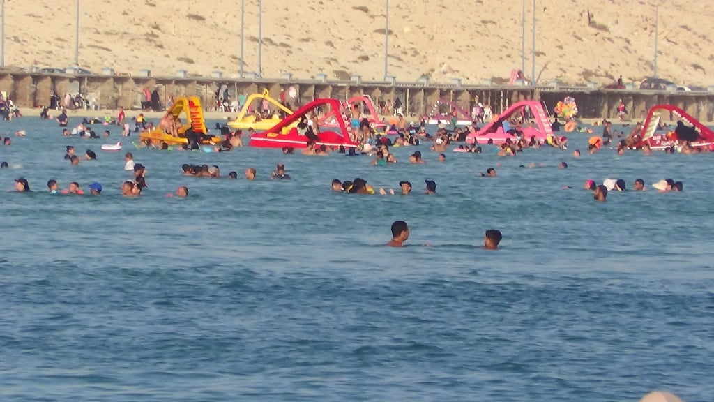 شواطئ مطروح تستقبل عشاقها