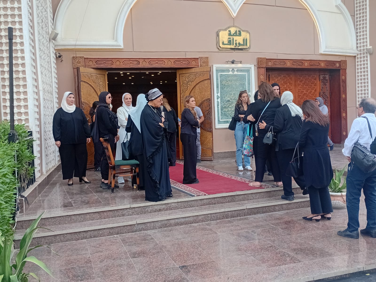 وزراء سابقين وشخصيات عامة على جنازة وزير التموين السابق على مصيلحى (3)