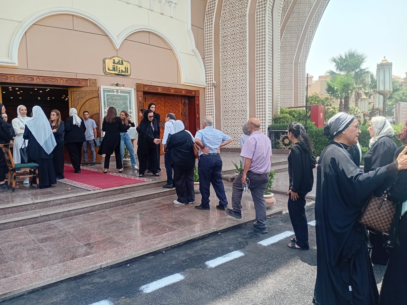 وزراء سابقين وشخصيات عامة على جنازة وزير التموين السابق على مصيلحى (1)