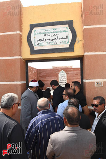 تشييع جثمان الدكتور على المصيلحى وزير التموين السابق تشييع جثمان الدكتور على المصيلحى وزير التموين السابق