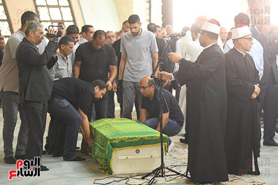 جنازة الوزير السابق الدكتور على مصيلحى جنازة الوزير السابق الدكتور على مصيلحى