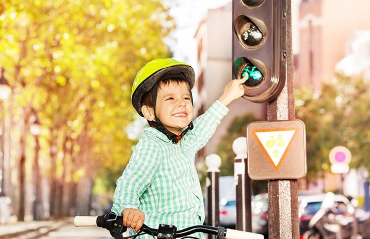 تعليم الطفل قواعد المرور